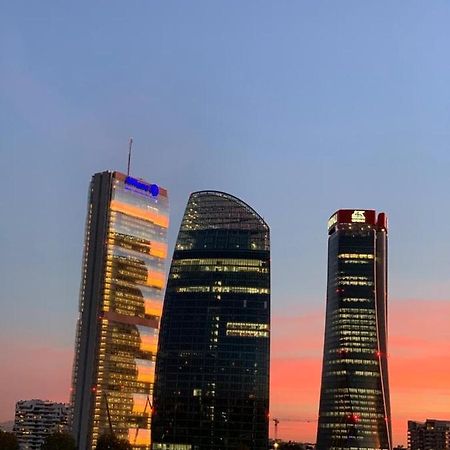 מילאנו On The Top Floor Watching Citylife And Mico מראה חיצוני תמונה